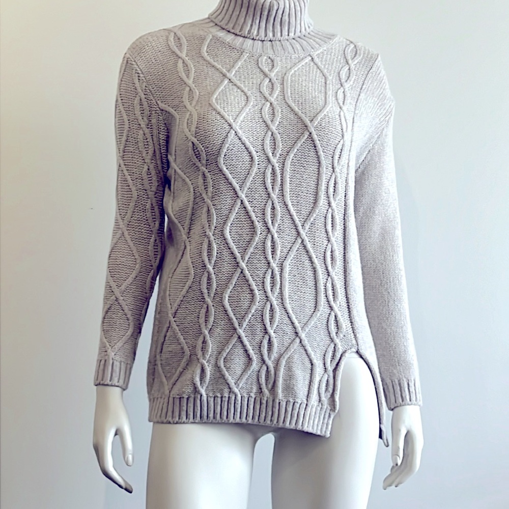 Eleventy cabled turtleneck sweater.  Made in Italy.  Light grey.